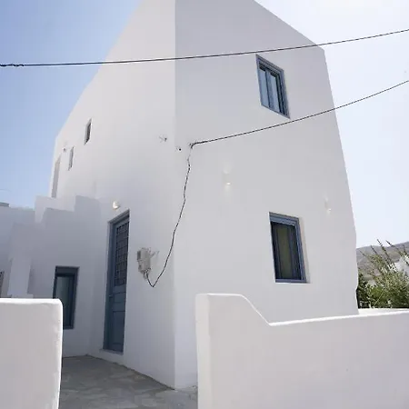 Traditional White House Holiday home Dhragoulas