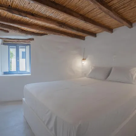 Holiday home Traditional White House *